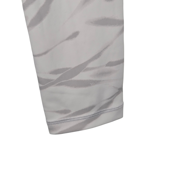 Athleta Women White Gray Marble Salutation Stash Pocket II 7/8 Tight Leggings XS - Picture 4 of 10